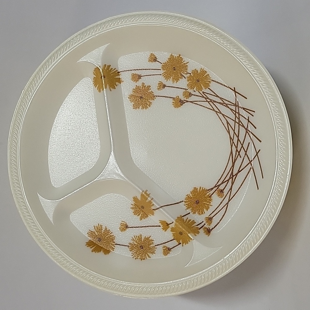 Lot of (26) Vintage Styrofoam Plates, Amoco Foam Company